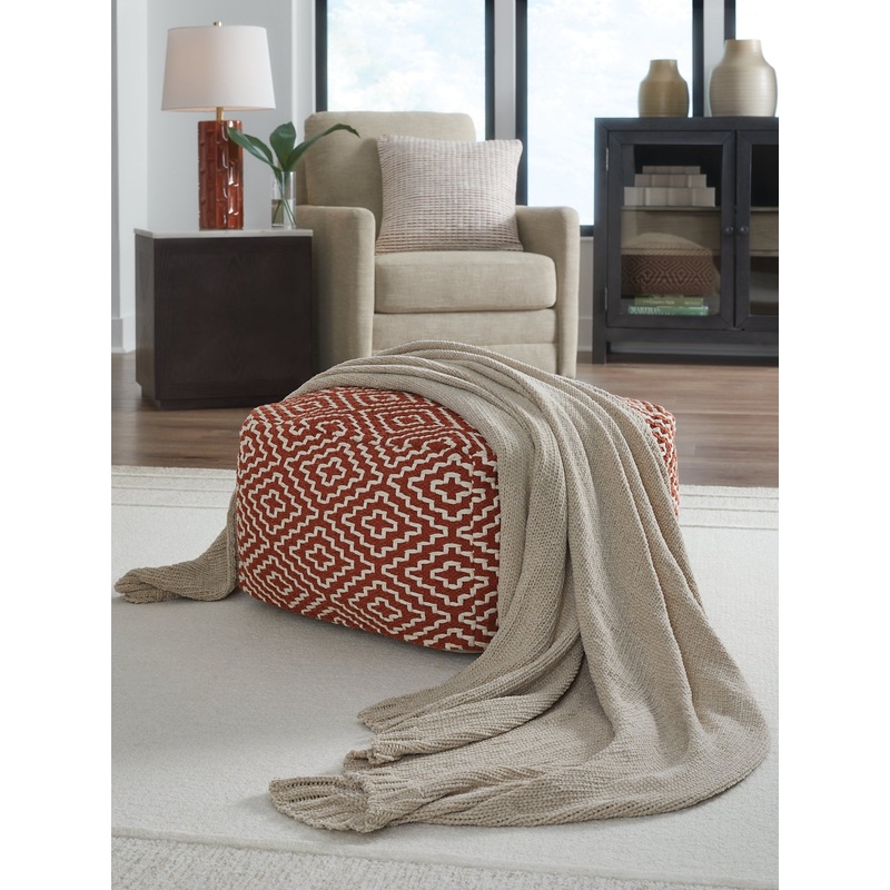 Ashley Express – Anawood Throw