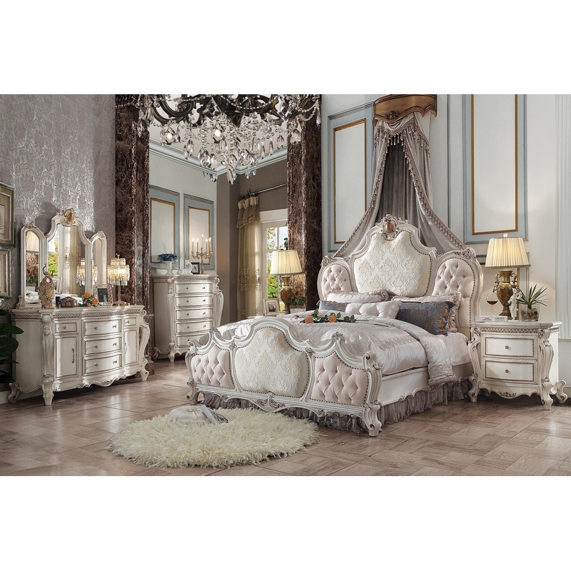 Picardy Fabric & Antique Pearl Eastern King Bed