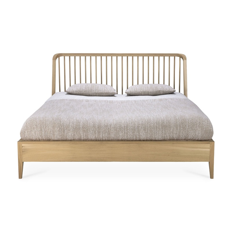 Spindle Bed, Queen – Oak