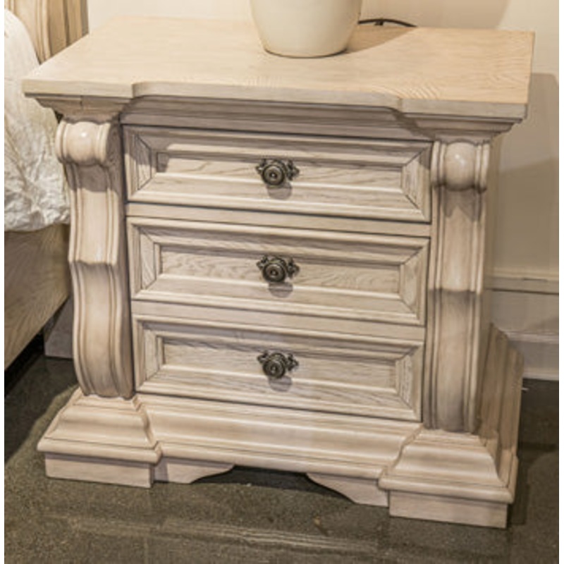 Bruchandi Nightstand