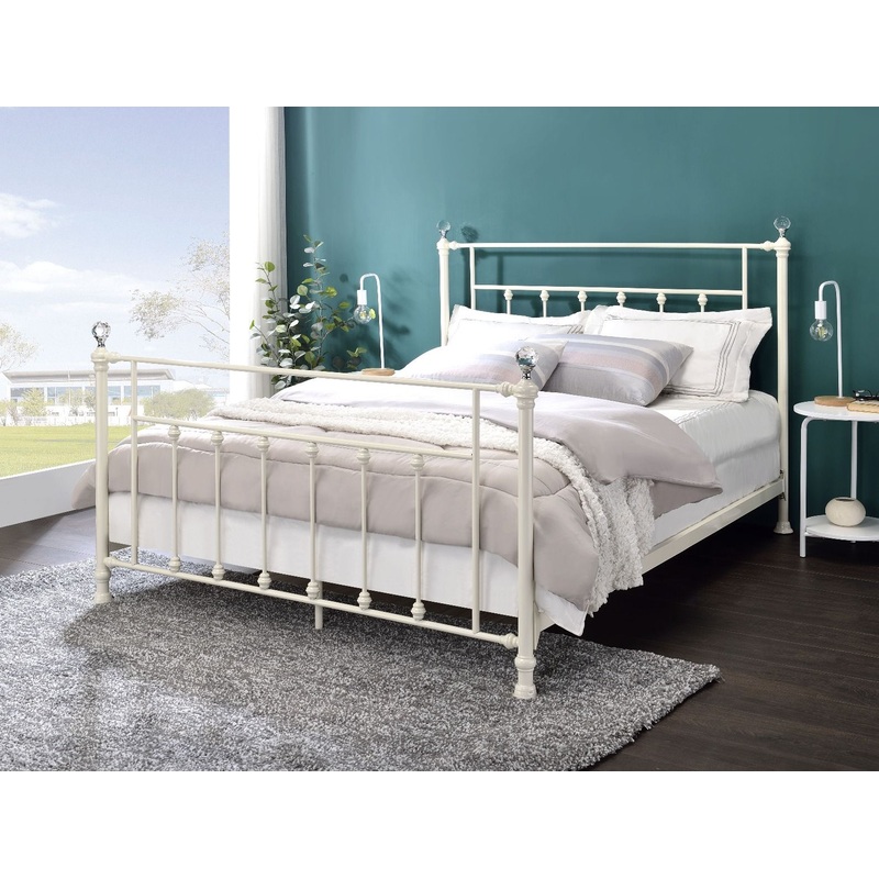 Comet – Bed
