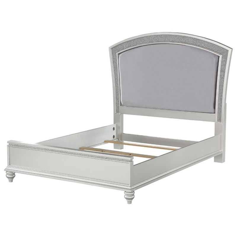 Maverick – Panel Bed