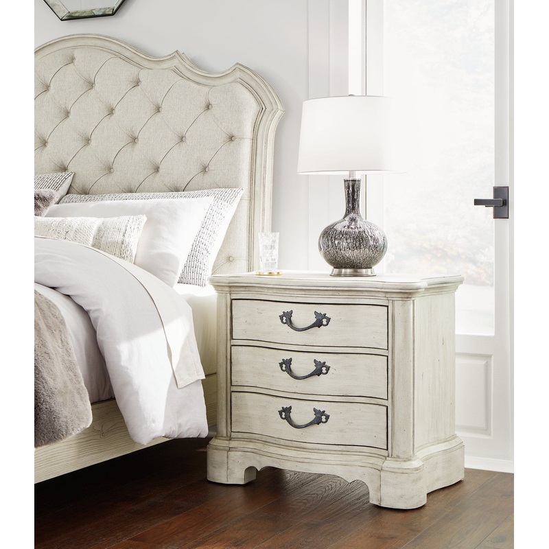 Ashley Express – Arlendyne Three Drawer Night Stand